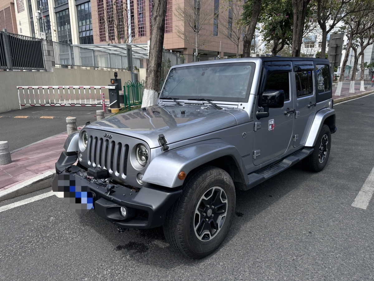 2014年12月Jeep 牧马人  2014款 3.0L Sahara 四门版