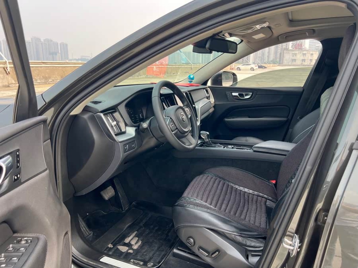 沃爾沃 XC60  2019款  T5 四驅(qū)智逸版 國VI圖片