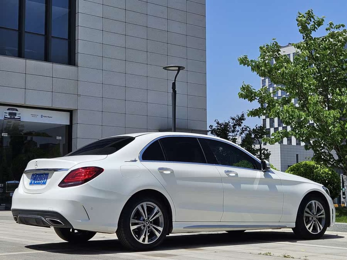 奔馳 奔馳C級  2020款 改款 C 200 L 時(shí)尚型圖片