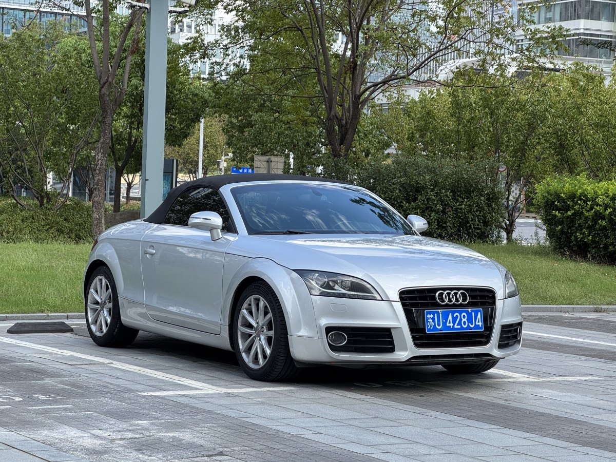 2013年2月奧迪 奧迪TT  2011款 TT Roadster 2.0TFSI