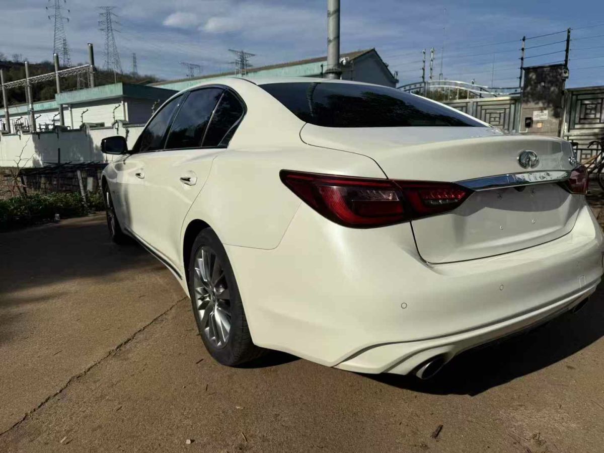 英菲尼迪 Q70  2019款 Q70L 2.0T 奢華版圖片