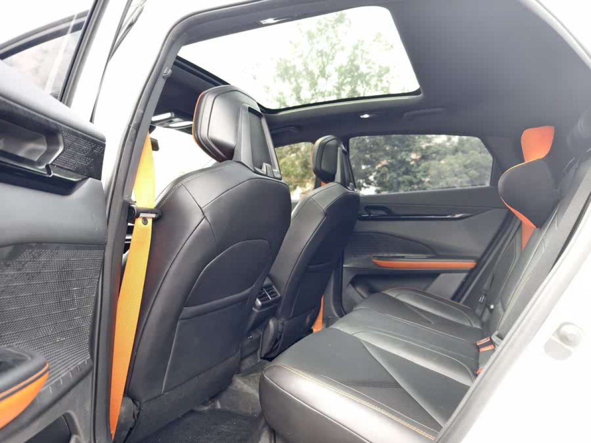 長(zhǎng)安 長(zhǎng)安UNI-V  2022款 1.5T 尊貴型圖片