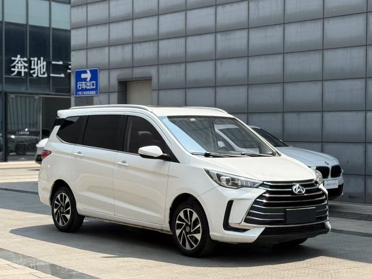 長(zhǎng)安歐尚 長(zhǎng)行  2019款 1.5L 手動(dòng)智聯(lián)尊享型圖片