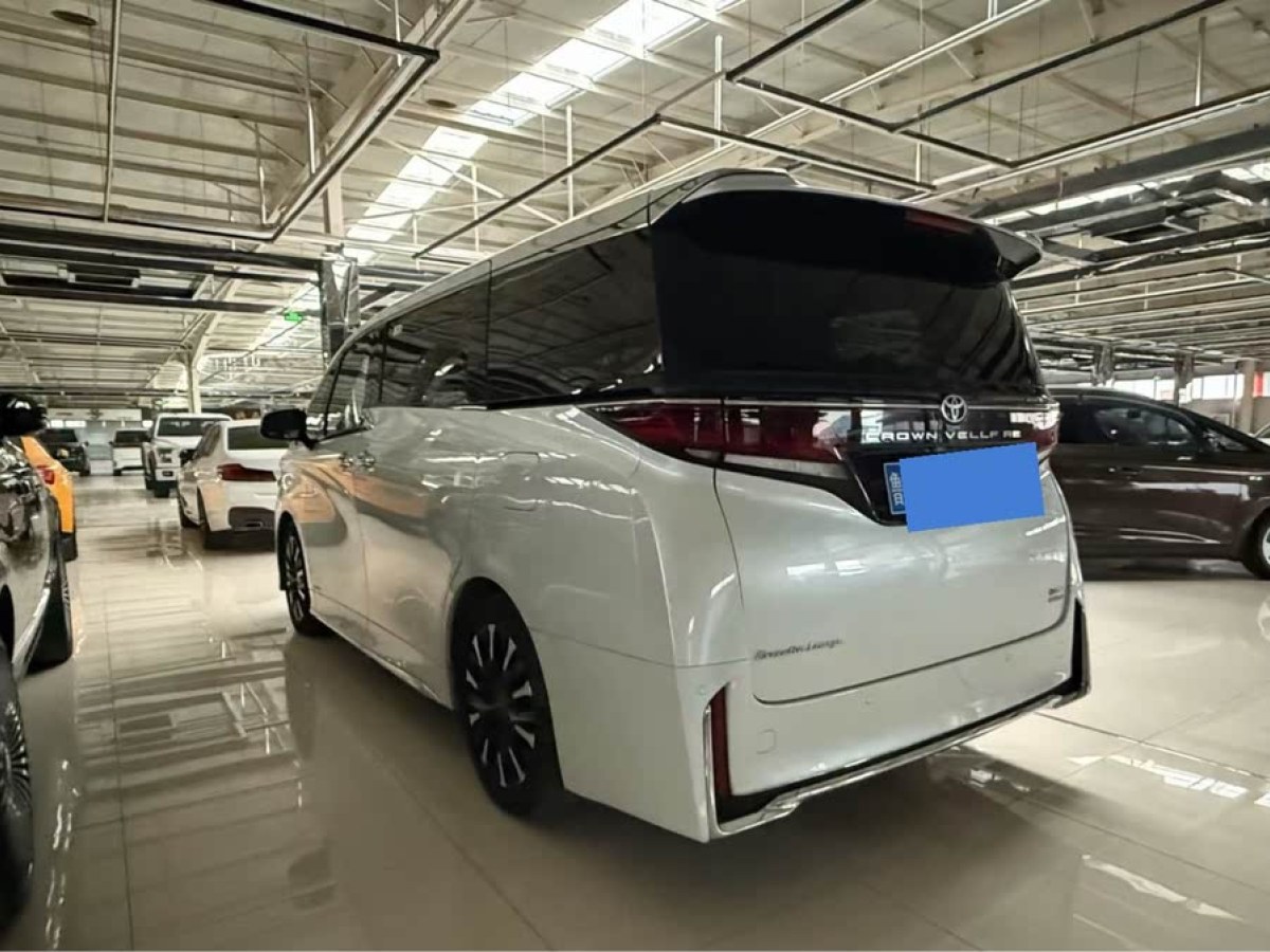 豐田 威爾法  2024款 皇冠 雙擎 2.5L 至尊版圖片