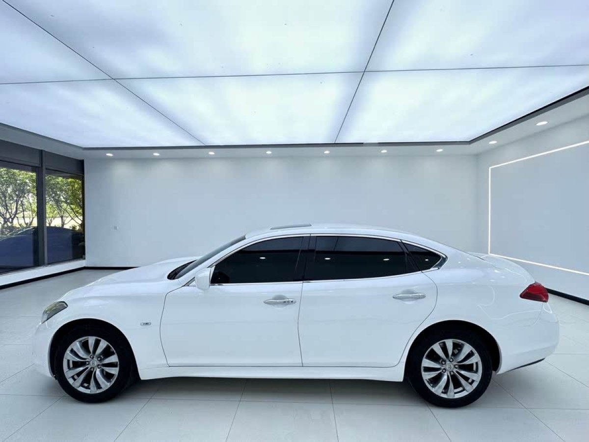 英菲尼迪 Q70  2013款 Q70L 2.5L 雅致版圖片