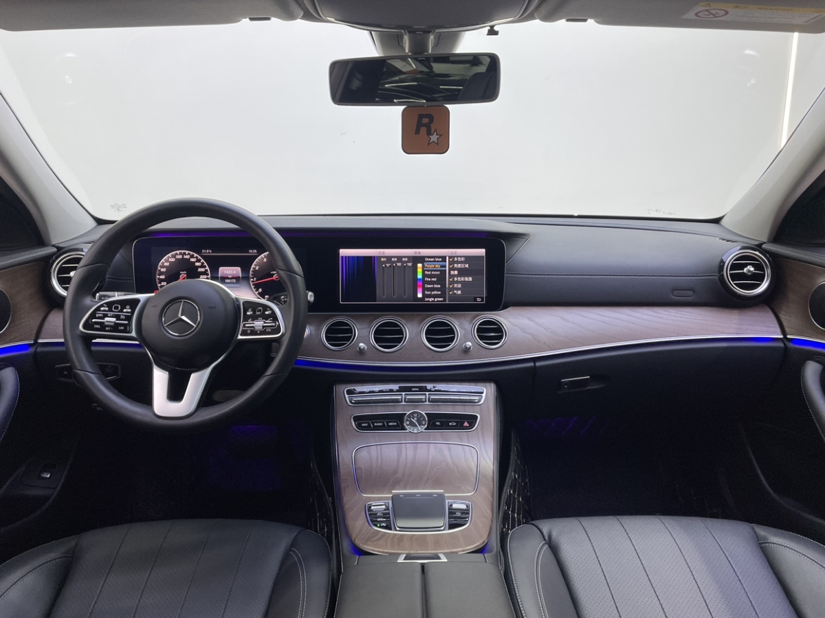 2019年4月奔驰 奔驰E级  2019款 改款 E 300 L 时尚型