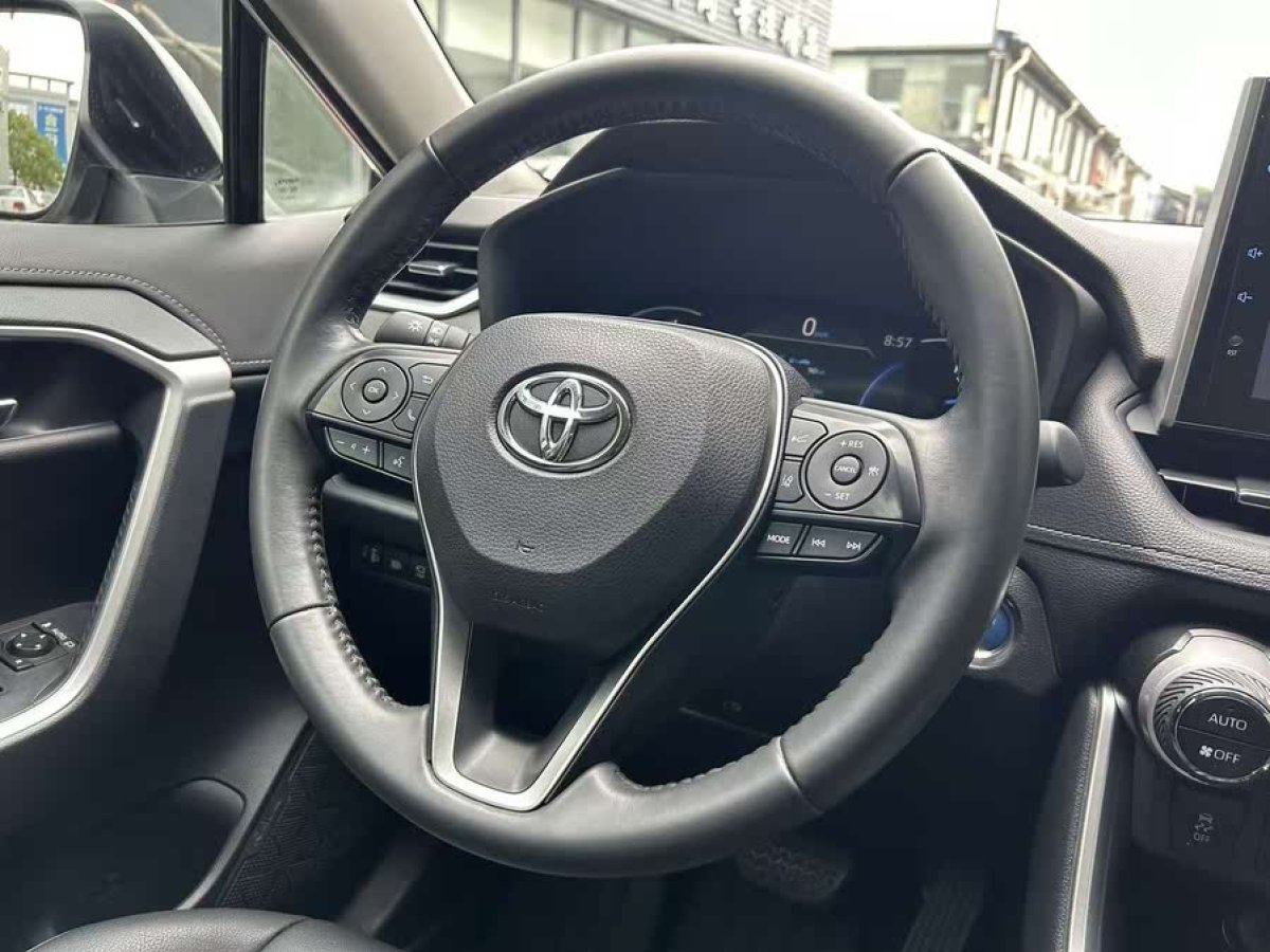 豐田 RAV4榮放  2023款 雙擎 2.5L E-CVT四驅(qū)精英Plus版圖片