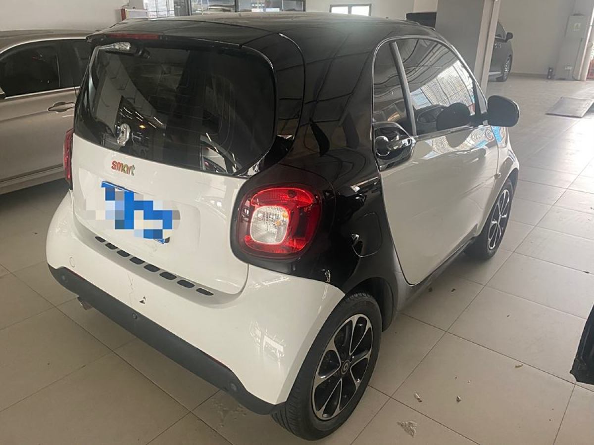 smart fortwo  2015款 1.0L 52千瓦硬顶激情版图片