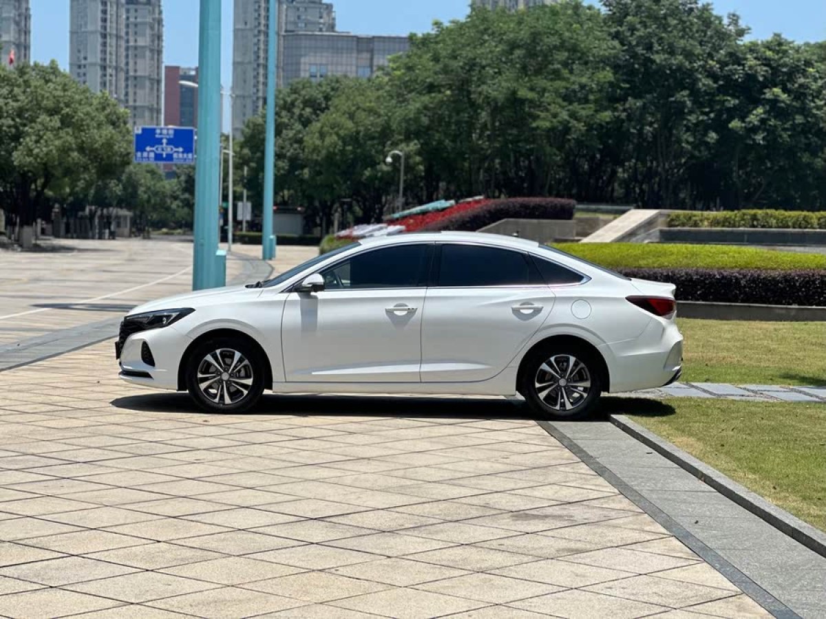 長安 逸動  2021款 PLUS 藍(lán)鯨NE 1.4T GDI DCT尊貴型圖片