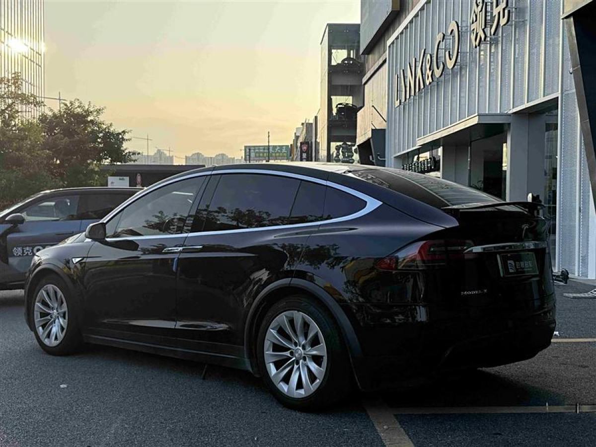 特斯拉 Model X  2016款 Model X 90D圖片