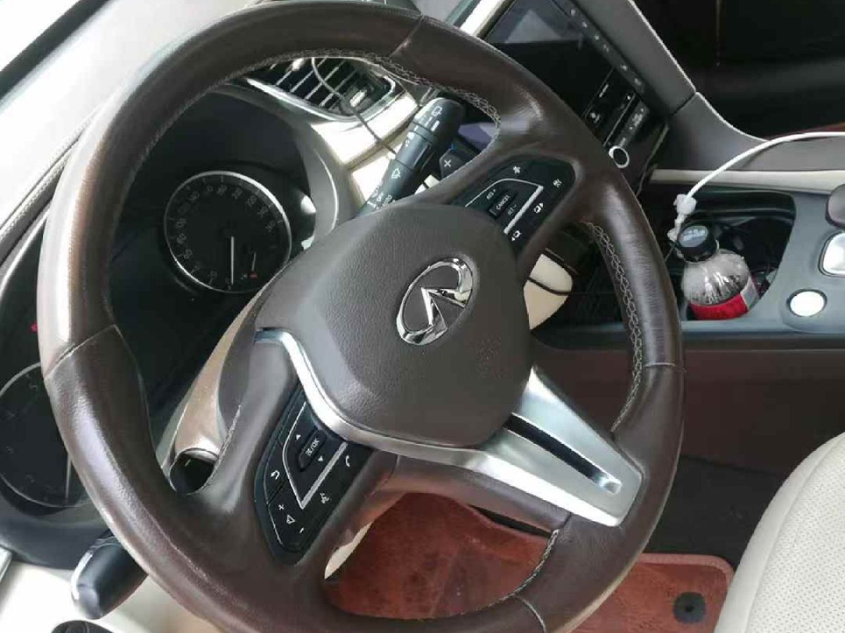 英菲尼迪 QX50  2018款 2.0T 兩驅(qū)菁英版圖片