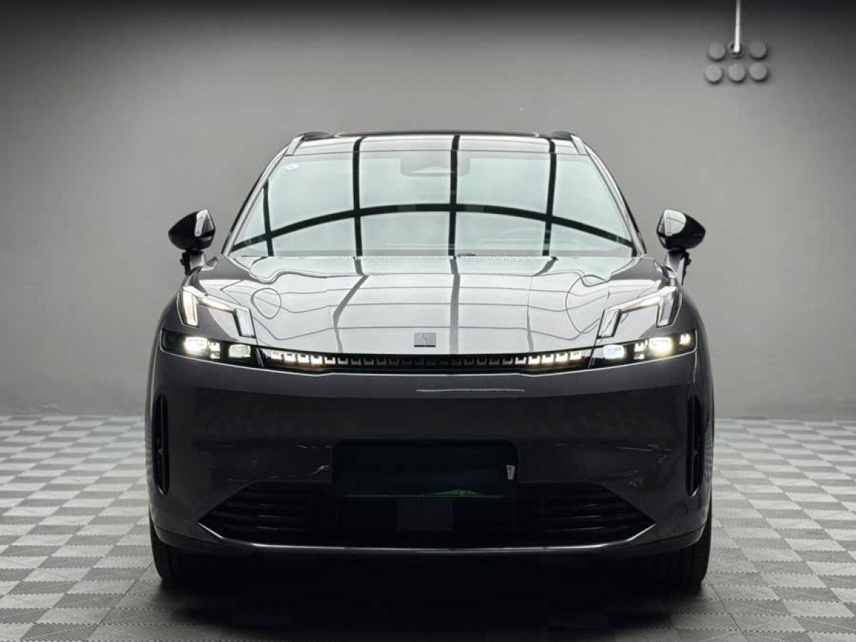 領(lǐng)克 領(lǐng)克08新能源  2023款 220km 時間限量版圖片