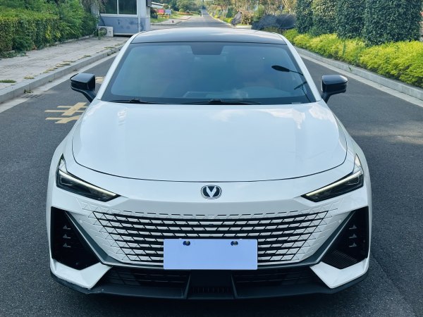 长安 长安UNI-V  2022款 1.5T 尊贵型