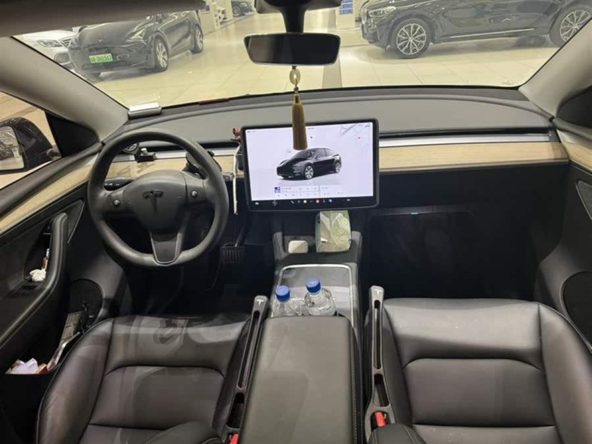 特斯拉 Model Y  2022款 改款 后輪驅(qū)動(dòng)版圖片