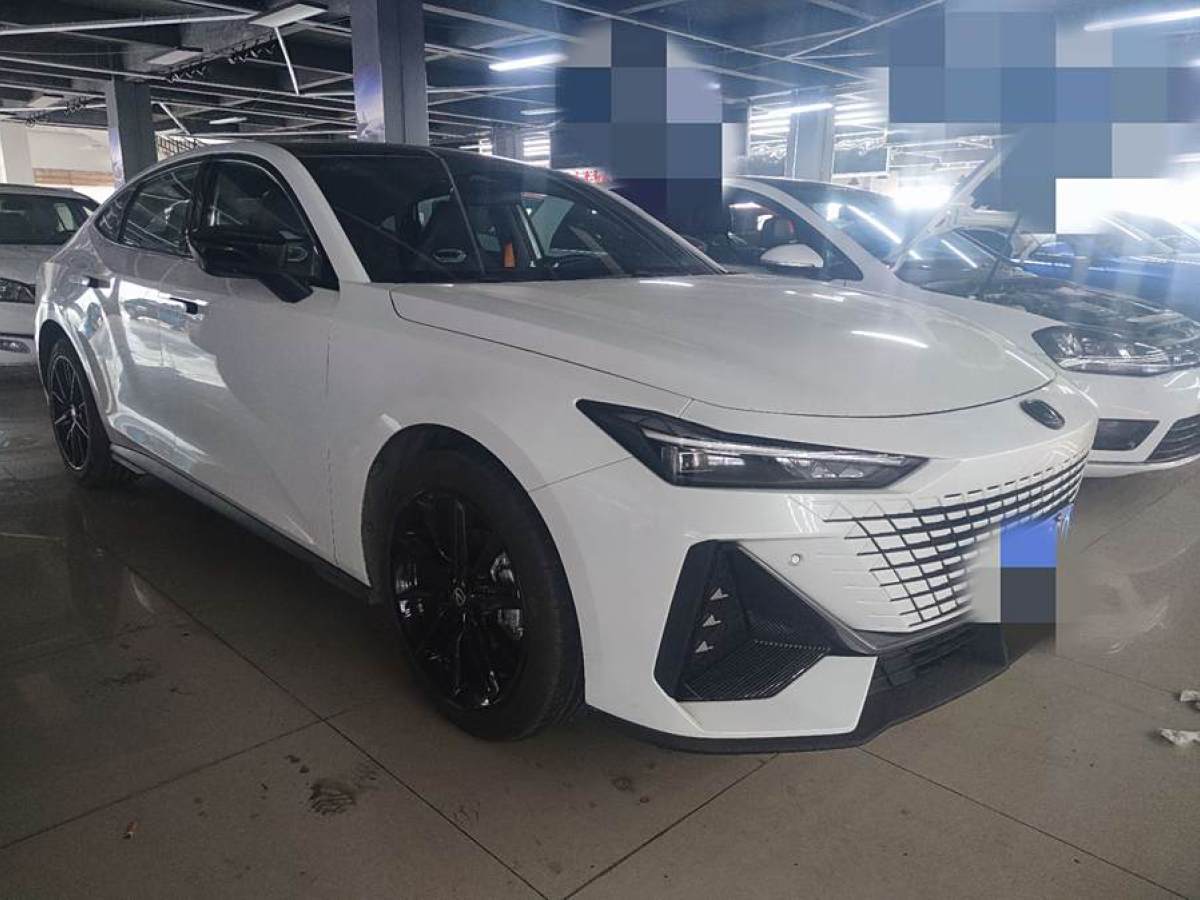 長(zhǎng)安 長(zhǎng)安UNI-V  2023款 1.5T 運(yùn)動(dòng)版圖片