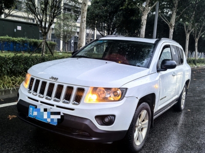 2014年1月 Jeep 指南者(進(jìn)口) 2.4L 四驅(qū)運(yùn)動(dòng)版圖片