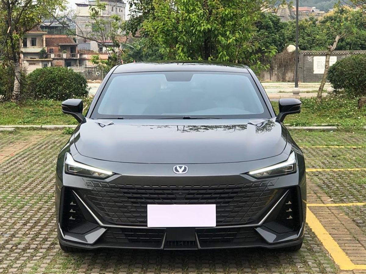 長(zhǎng)安 長(zhǎng)安UNI-V  2022款 1.5T 尊貴型圖片