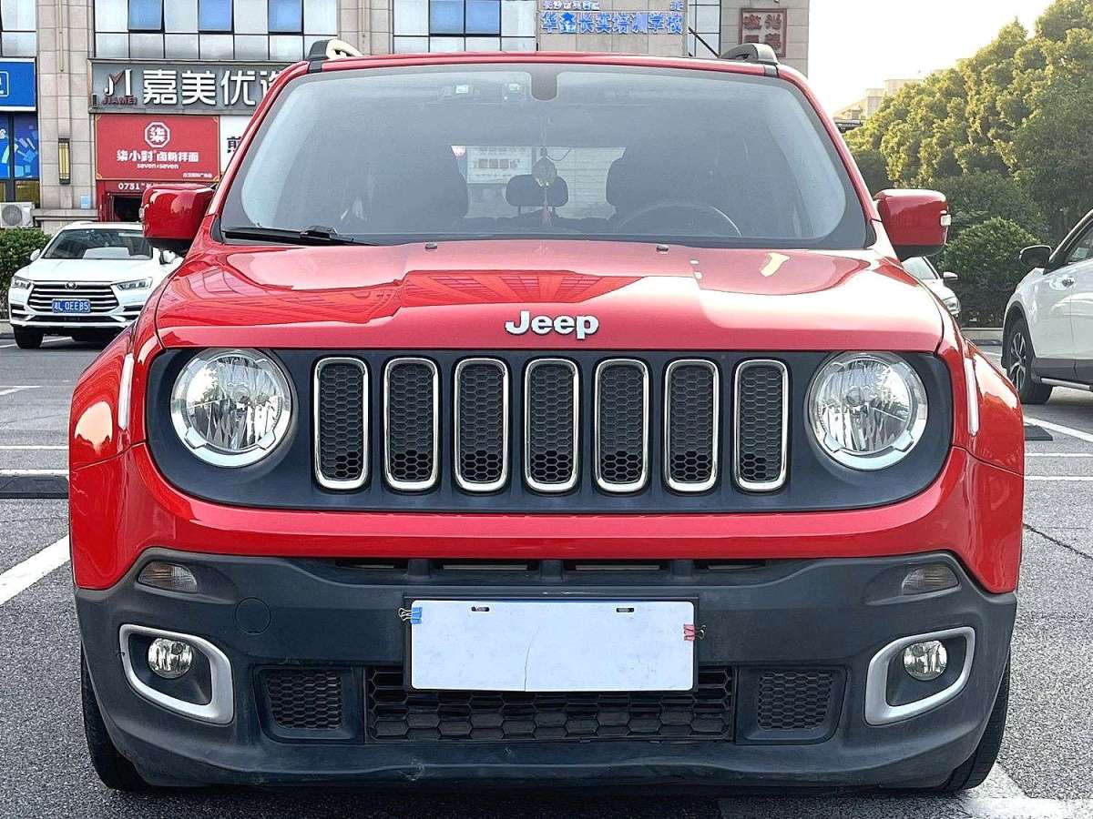 Jeep 自由俠  2018款 互聯(lián)大屏版 180T 自動(dòng)勁能版圖片