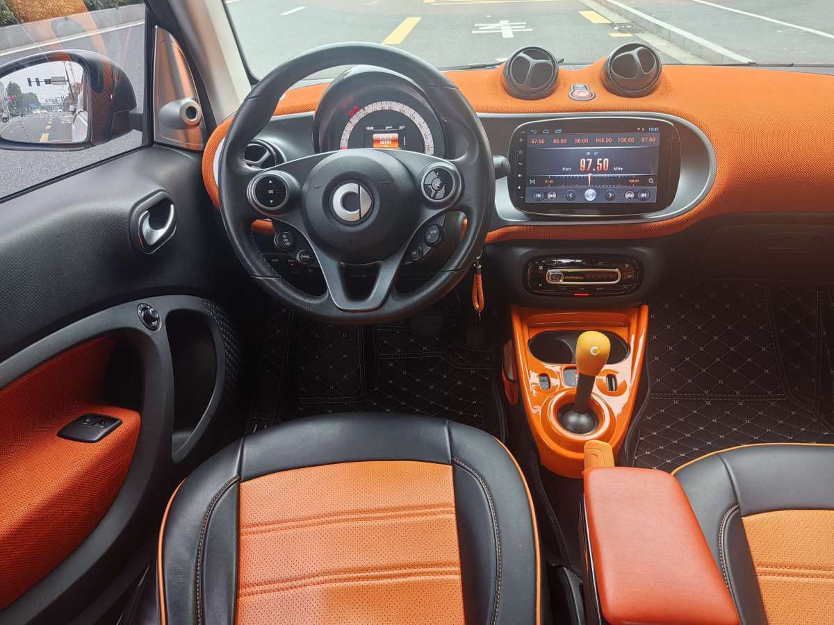 smart fortwo  2015款 1.0L 52千瓦硬頂激情版圖片