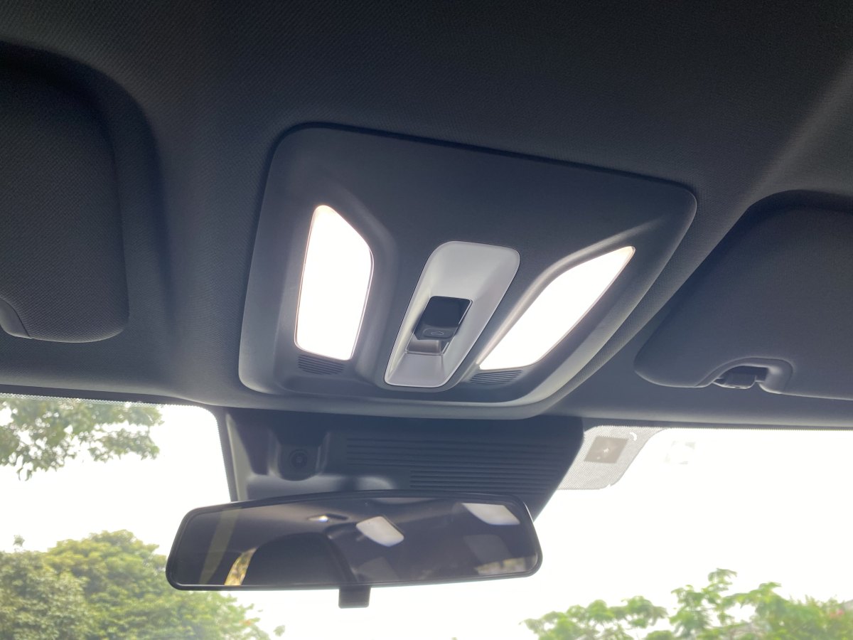 長安 長安UNI-V  2023款 1.5T 尊貴型圖片