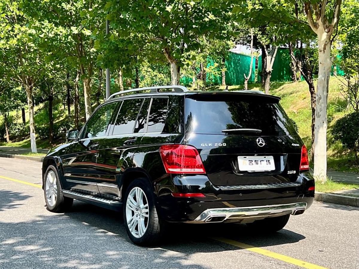 2015年9月奔馳 奔馳GLK級(jí)  2015款 GLK 260 4MATIC 動(dòng)感型 極致版