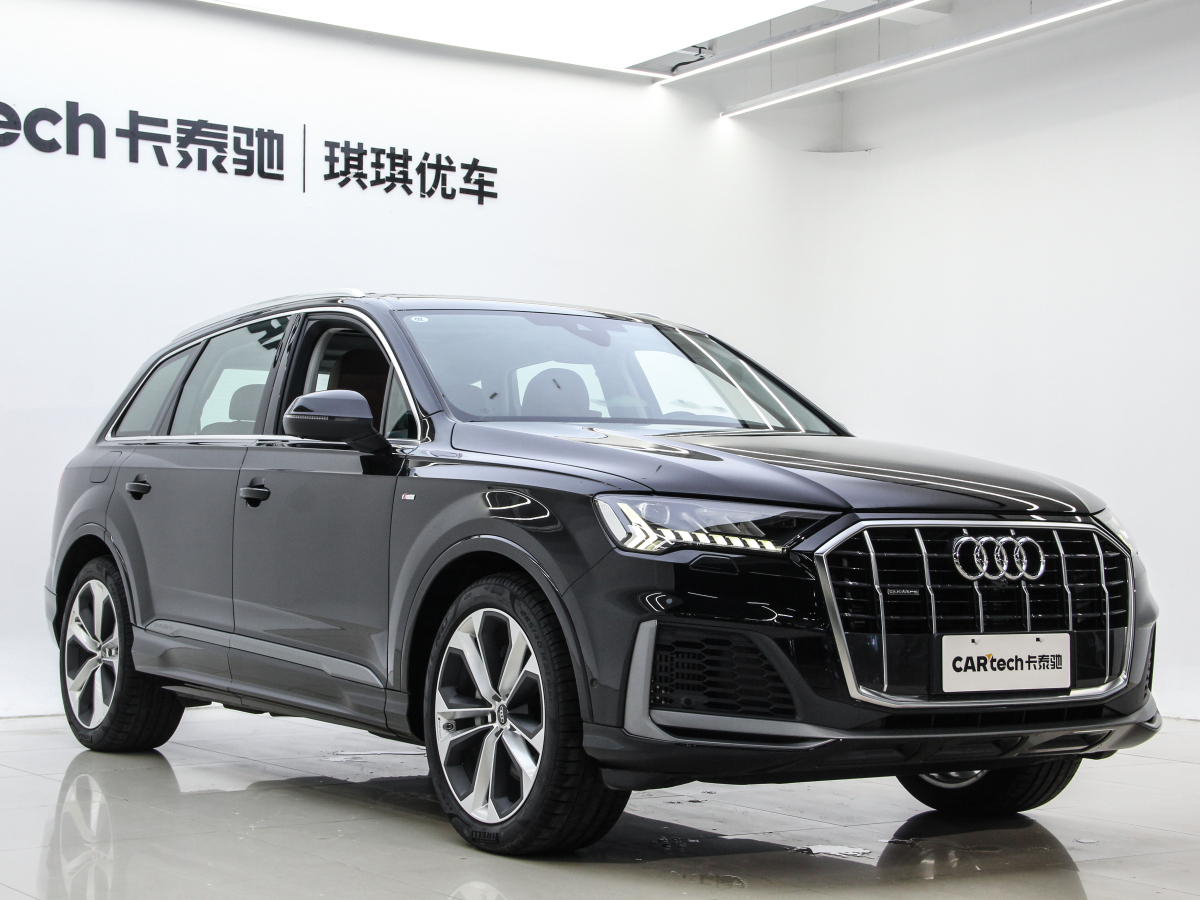 奧迪 奧迪Q7  2023款 55 TFSI quattro S line運(yùn)動(dòng)型圖片