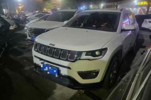 指南者 Jeep 220T 自動(dòng)夜鷹版