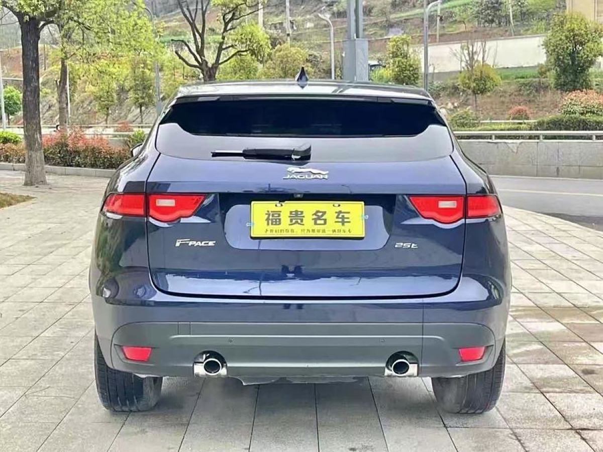 捷豹 F-PACE  2018款 2.0T 兩驅(qū)都市尊享版圖片