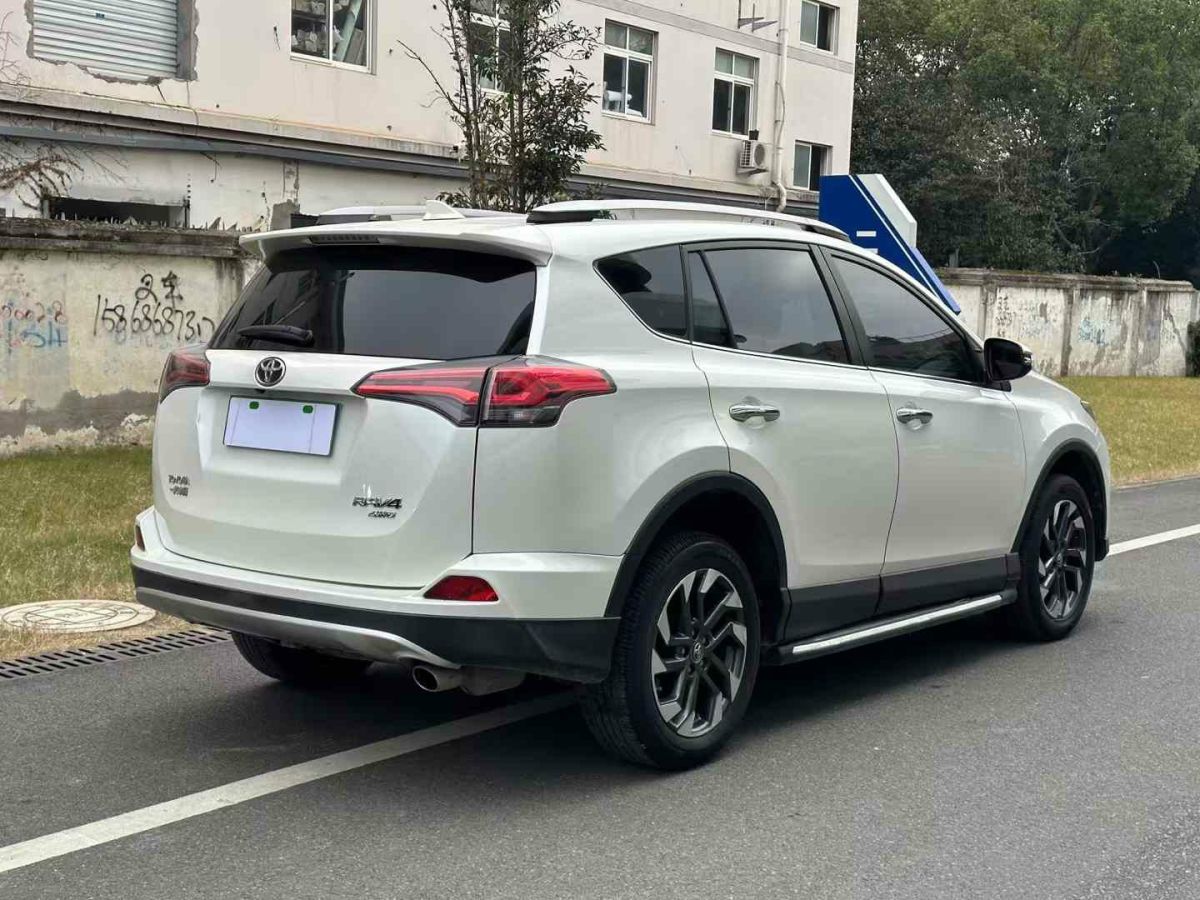 豐田 RAV4榮放  2018款 2.0L CVT兩驅(qū)風(fēng)尚X版圖片