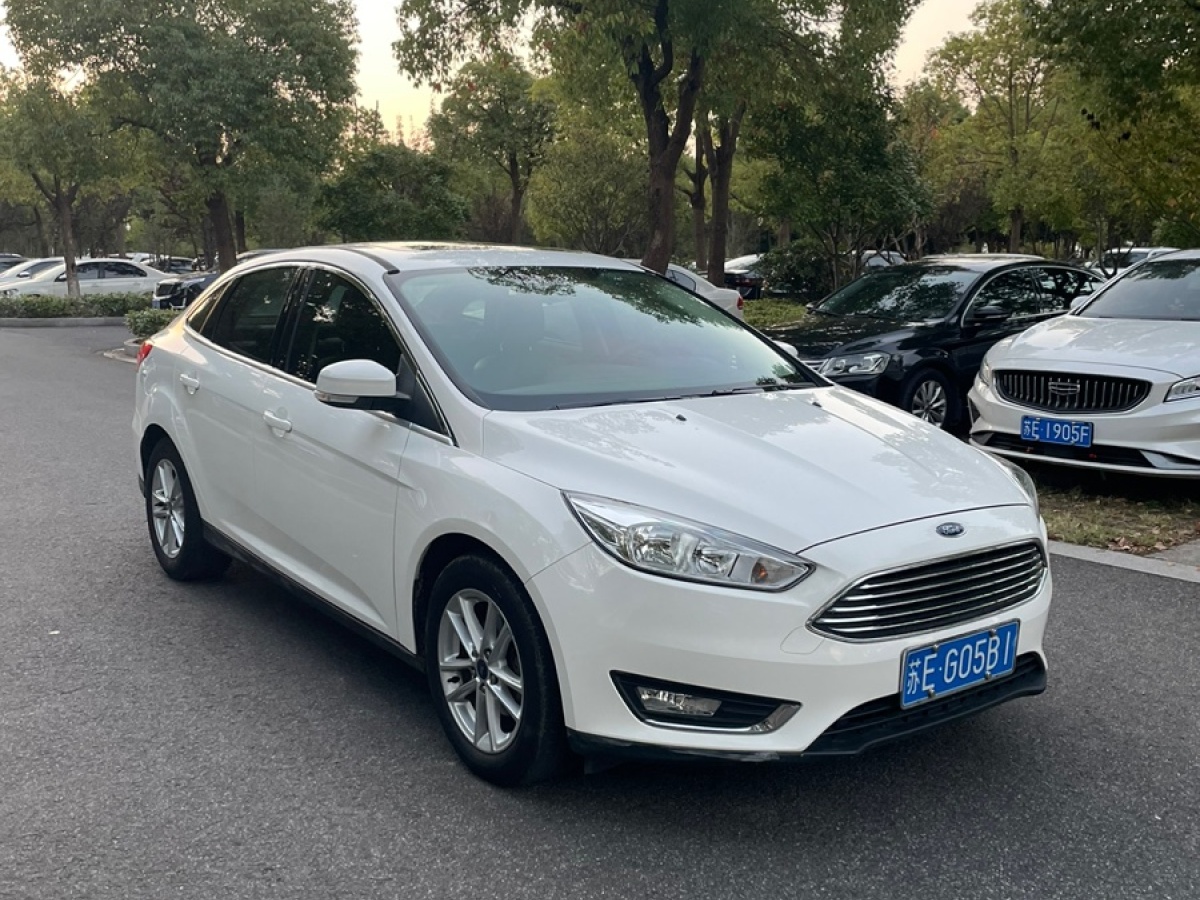 福特 ?？怂? 2018款 三廂經(jīng)典 EcoBoost 180 自動(dòng)精英型圖片