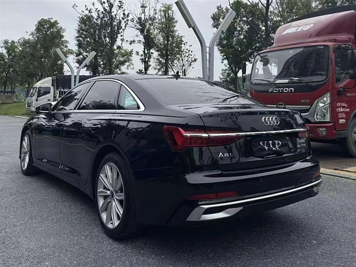 奧迪 奧迪A6L  2023款 改款 45 TFSI quattro 臻選動(dòng)感型圖片