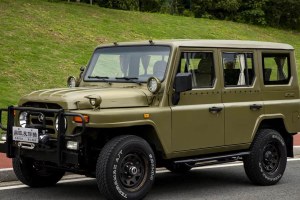BJ 212 北汽制造 2.4T 方門 硬頂