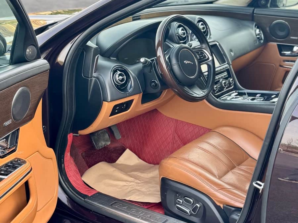 捷豹 XJ  2012款 XJL 3.0 旗艦商務(wù)版圖片