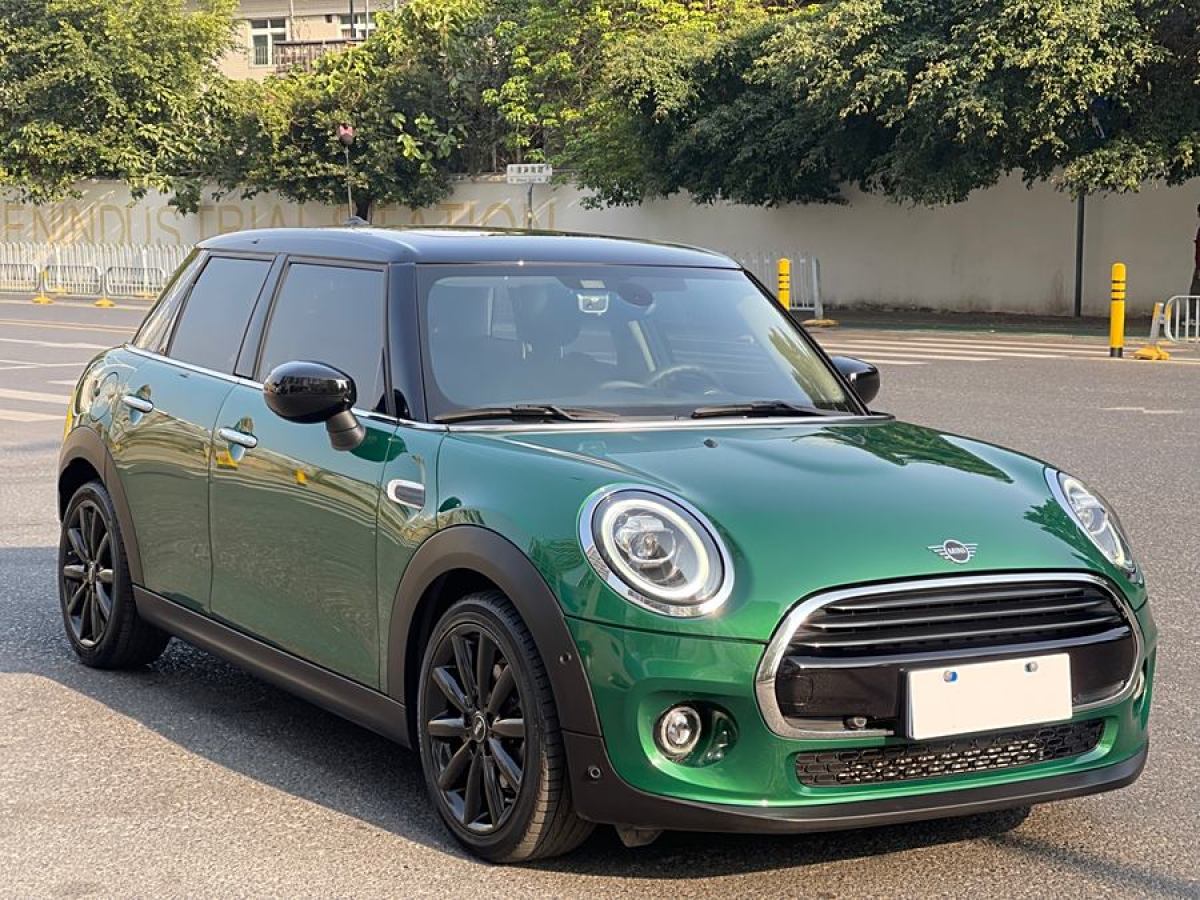 MINI MINI  2020款 1.5T COOPER 藝術(shù)家 五門版圖片