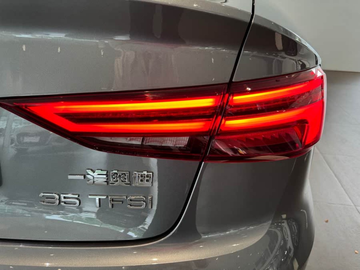 奧迪 奧迪A3  2018款 30周年年型 Limousine 35 TFSI 運動型圖片