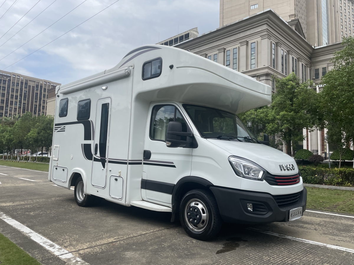 2020年10月東風 御風房車  C型房車