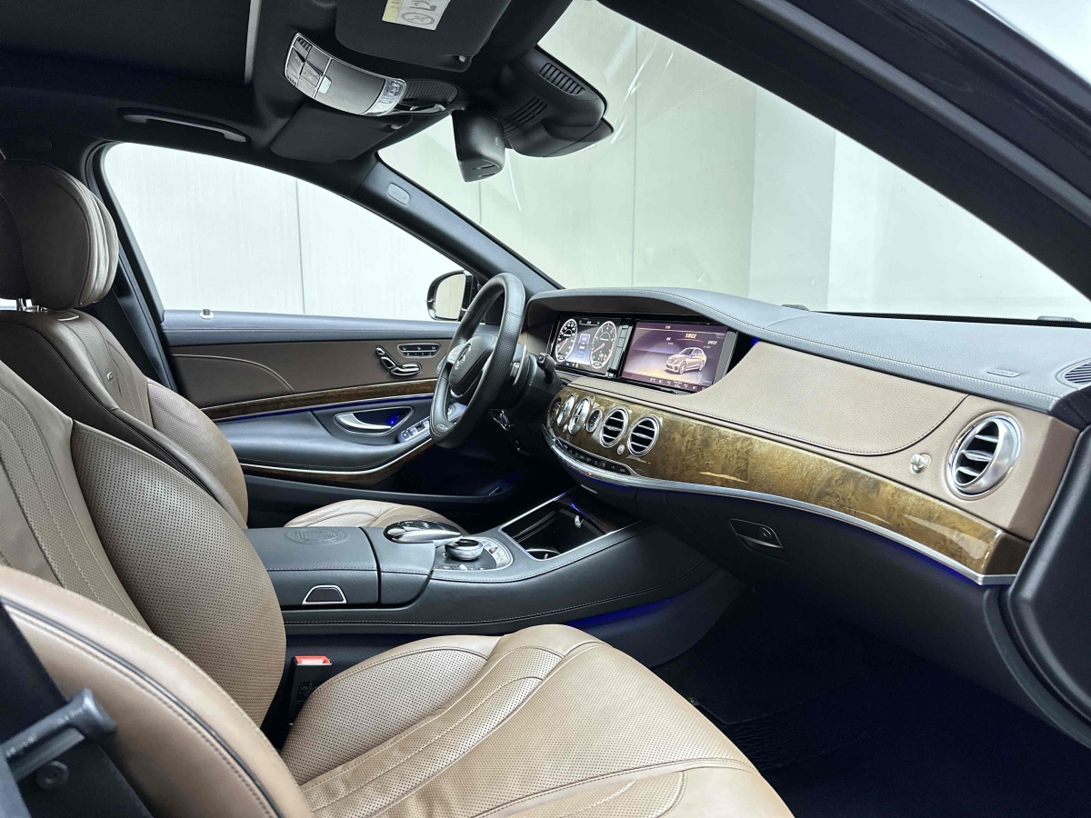 2015年9月奔馳 奔馳S級(jí)AMG  2014款 AMG S 63 L 4MATIC