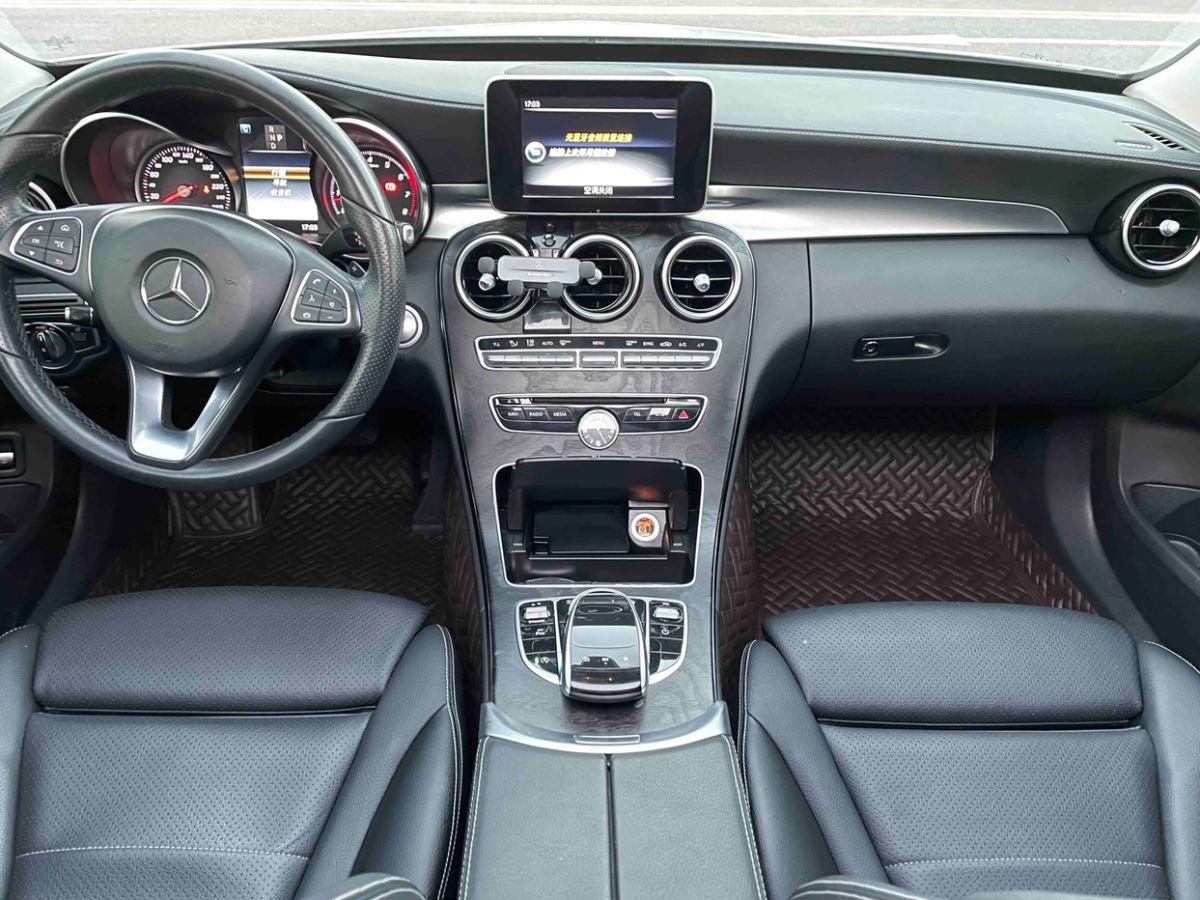 奔驰 奔驰C级  2017款 改款 C 180 L 动感型运动版图片