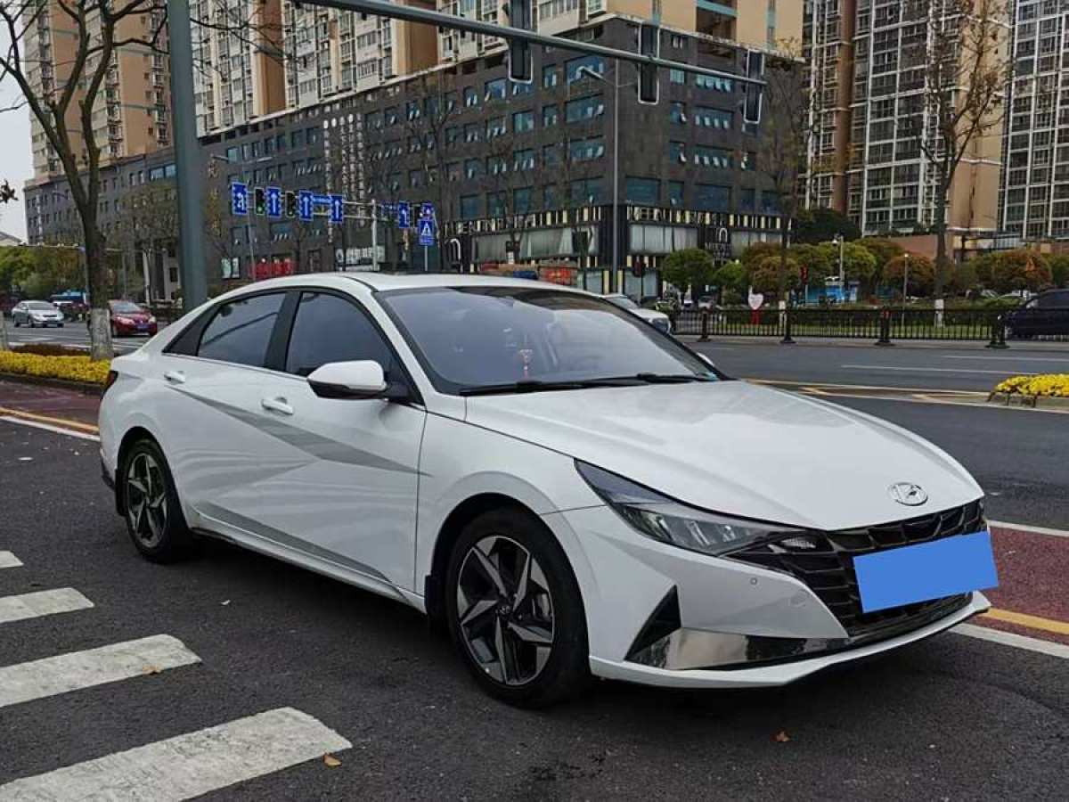 現(xiàn)代 伊蘭特  2021款 1.5L LUX尊貴版圖片