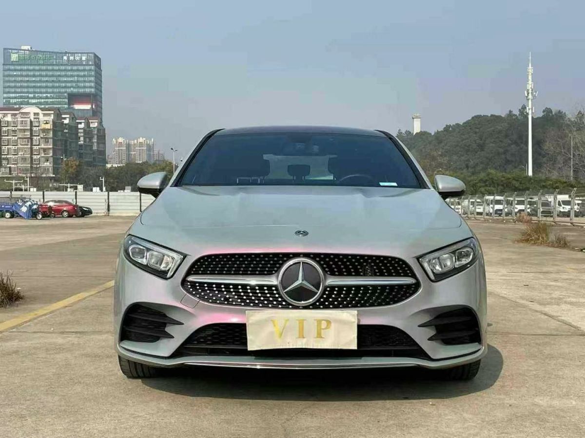 奔馳 奔馳GLE  2020款  GLE 350 4MATIC 時(shí)尚型圖片