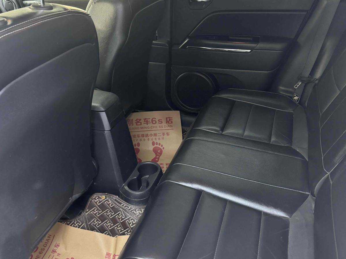 Jeep 指南者  2013款 2.4L 四驅(qū)豪華版圖片