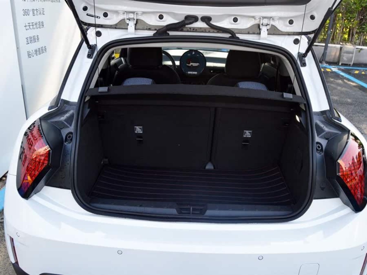 MINI 電動(dòng)MINI COOPER  2024款 456km COOPER E 經(jīng)典派圖片