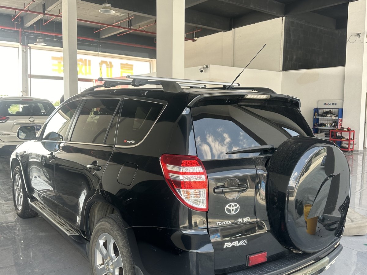 豐田 RAV4  2019款 榮放 2.0L CVT兩驅(qū)先鋒版圖片