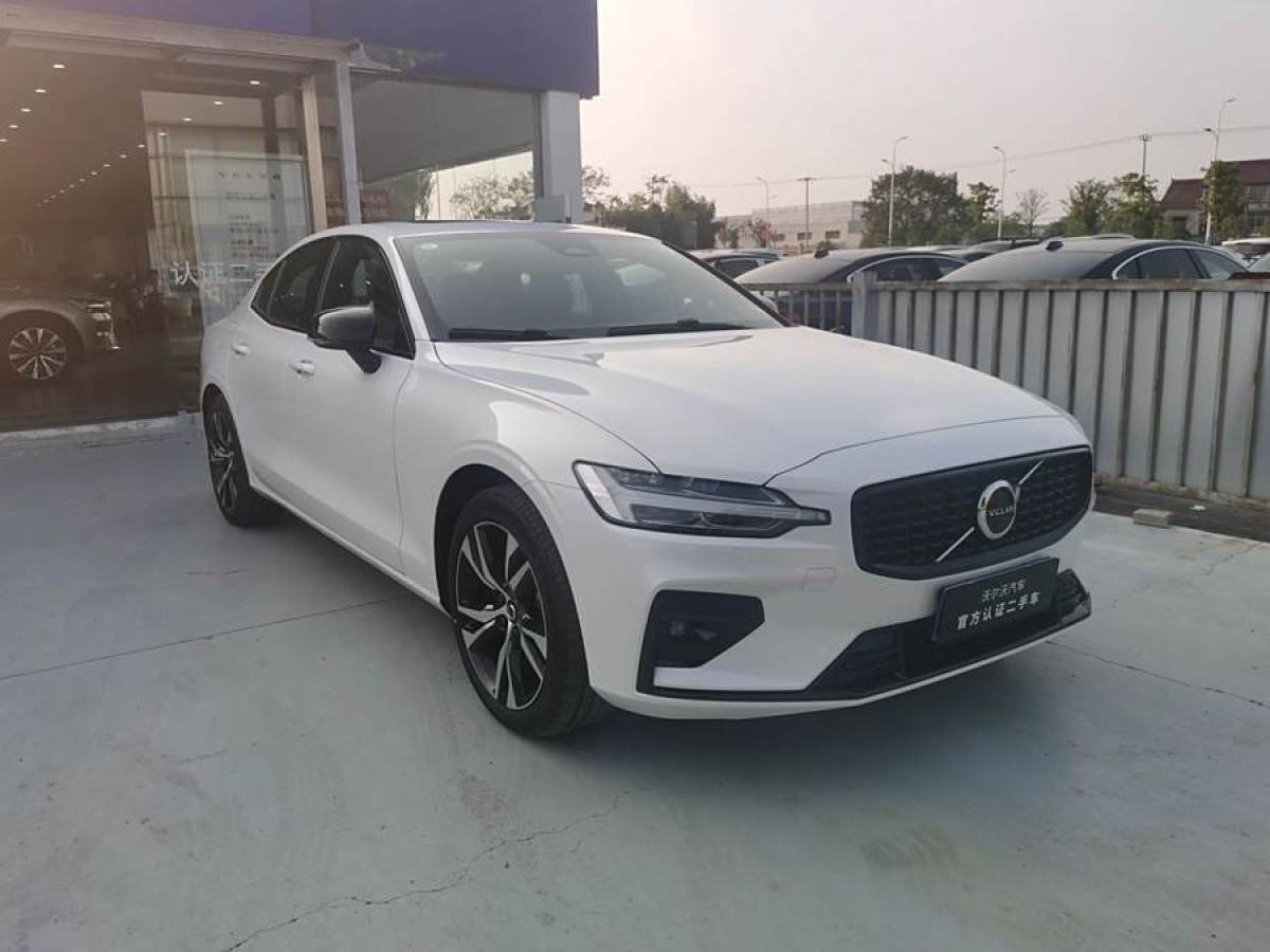 沃爾沃 S60L  2024款 B5 智雅運(yùn)動版圖片