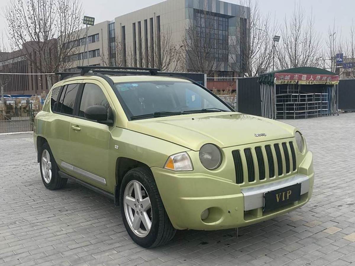 2010年6月Jeep 指南者  2010款 2.4L 四驅(qū)運(yùn)動版