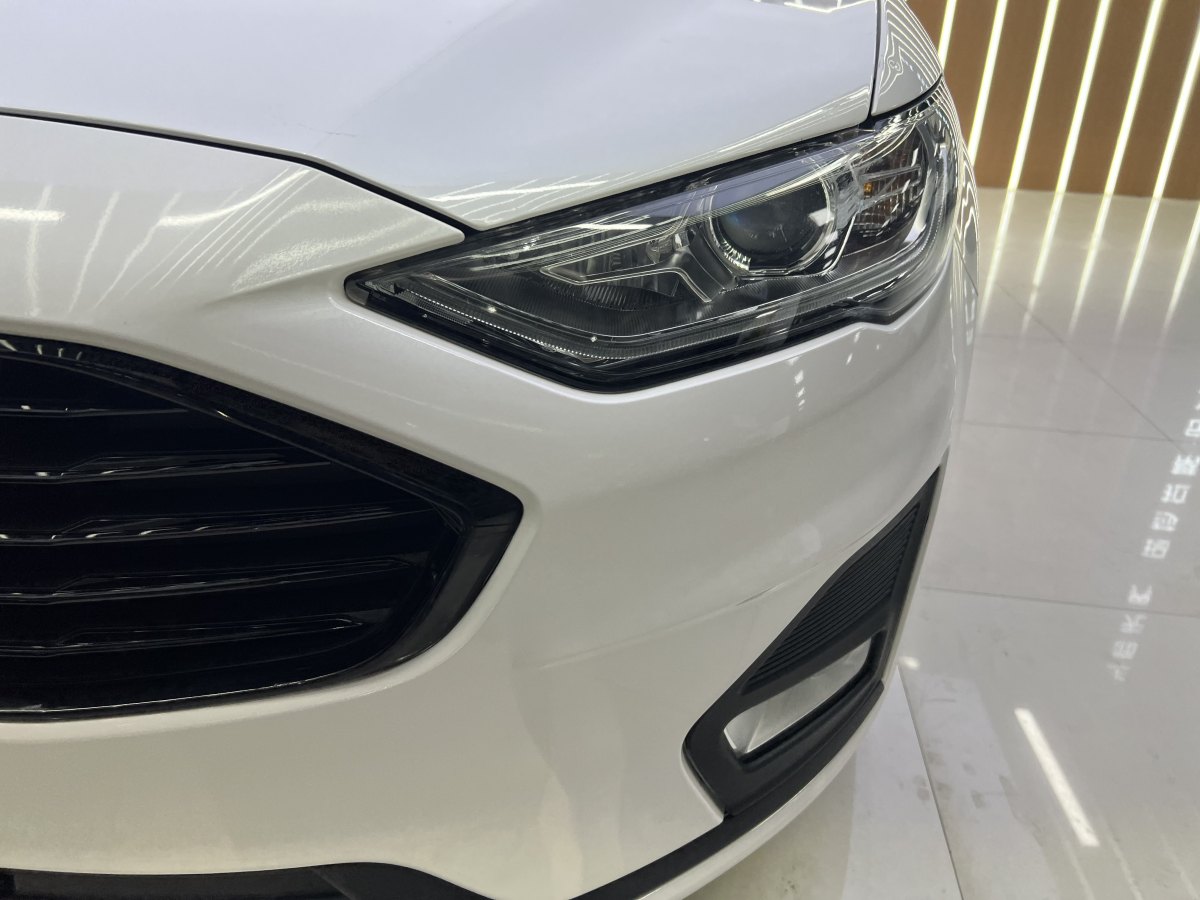 2020年11月福特 蒙迪歐  2020款 EcoBoost 180 時尚型