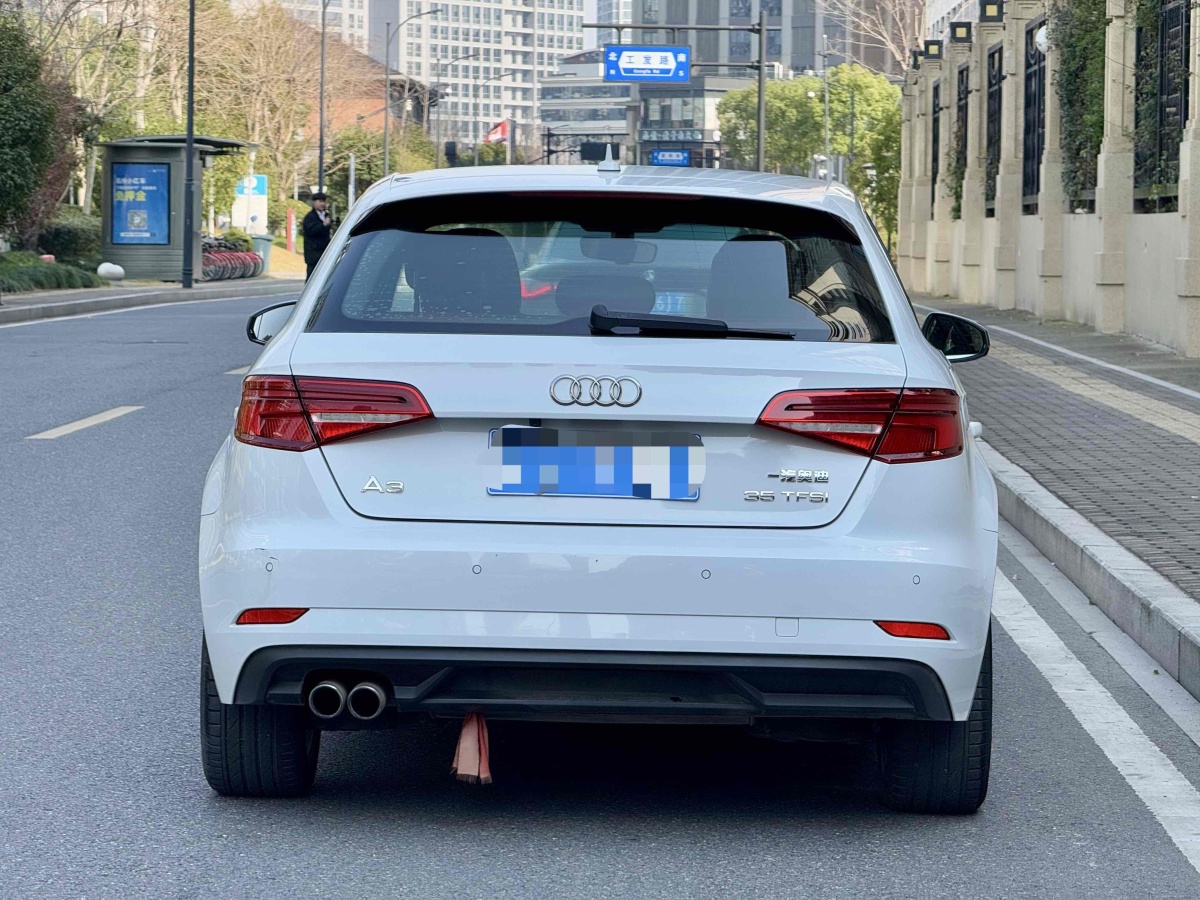 奧迪 奧迪A3  2018款 30周年年型 Sportback 35 TFSI 進(jìn)取型圖片