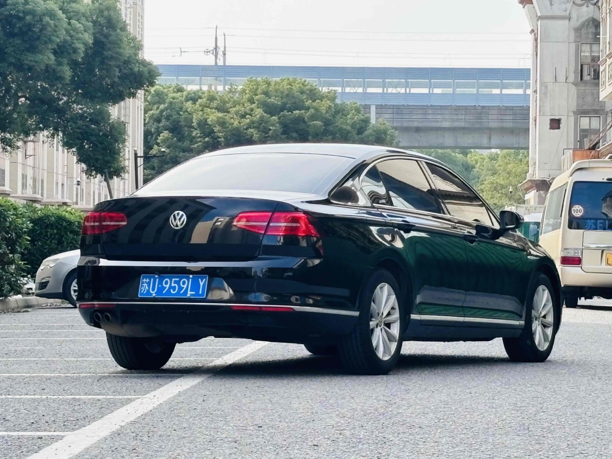 2018年5月大眾 邁騰  2018款 330TSI DSG 領(lǐng)先型