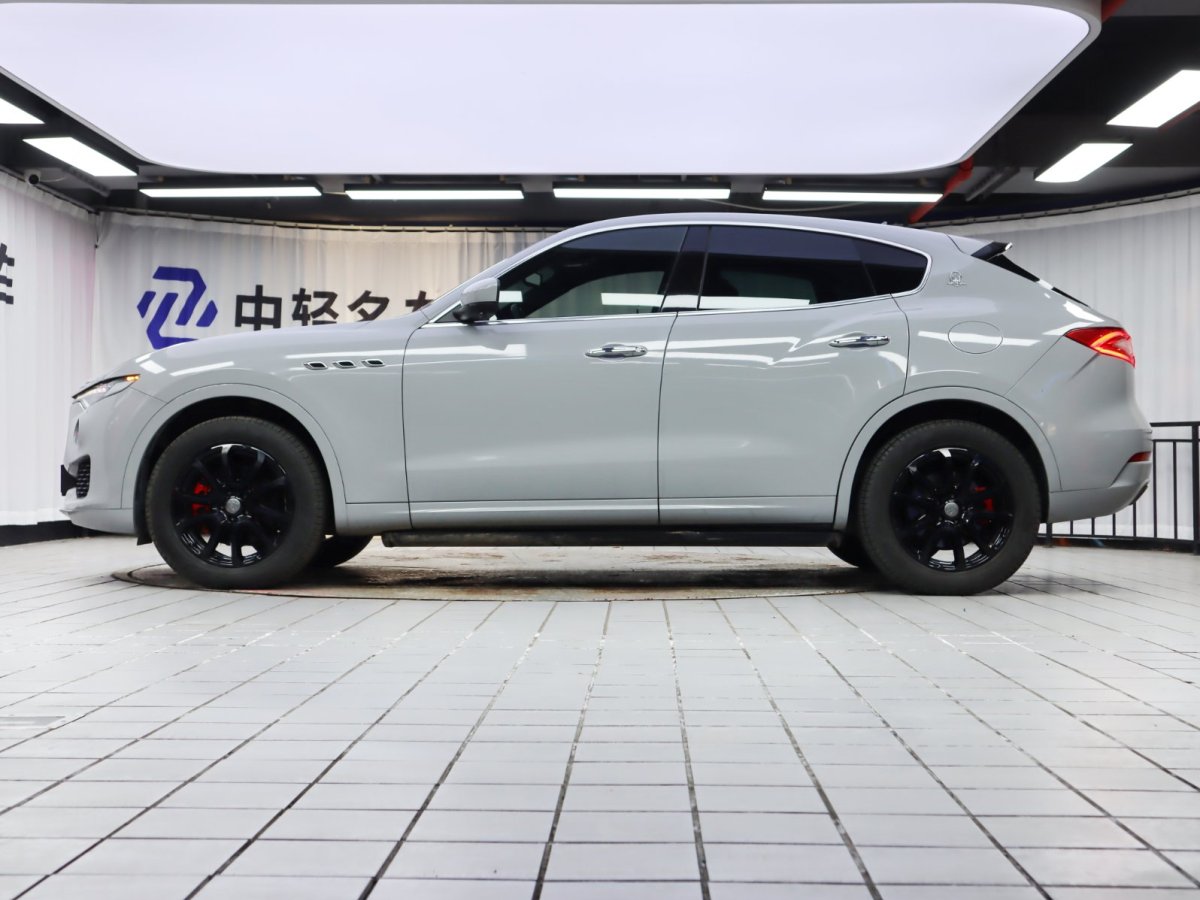 瑪莎拉蒂 Levante  2018款 3.0T 350Hp 標(biāo)準(zhǔn)版圖片