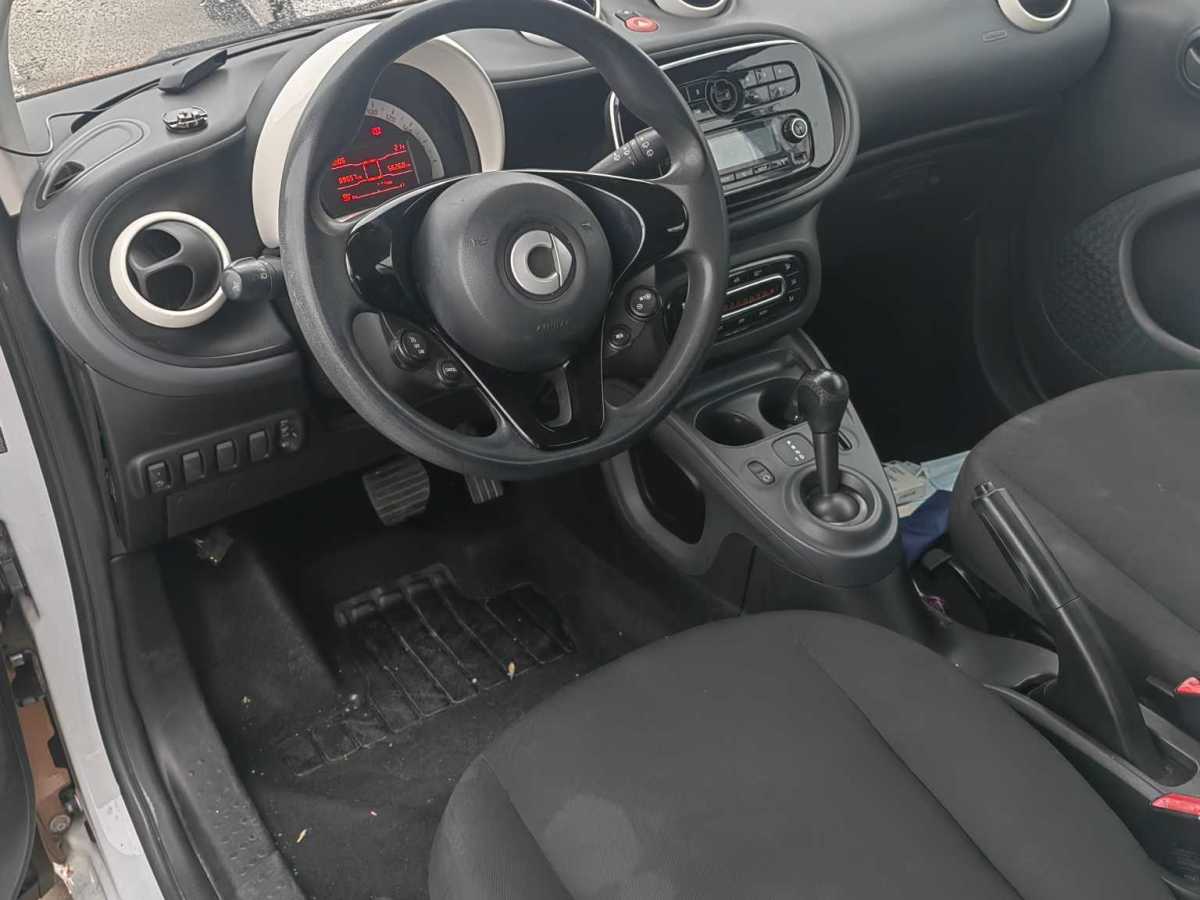 smart fortwo  2015款 1.0L 52千瓦硬頂靈動(dòng)版圖片